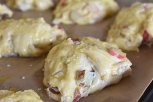 DSC_1466 • nogetiovnen.dk Rabarberbrud - gode luftige boller med rabarber