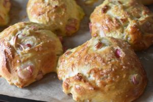 DSC_1493 • nogetiovnen.dk Rabarberbrud - gode luftige boller med rabarber