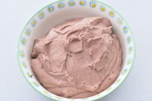 Svampet chokoladekage med chokoladecreme