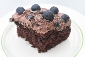 Svampet chokoladekage med chokoladecreme