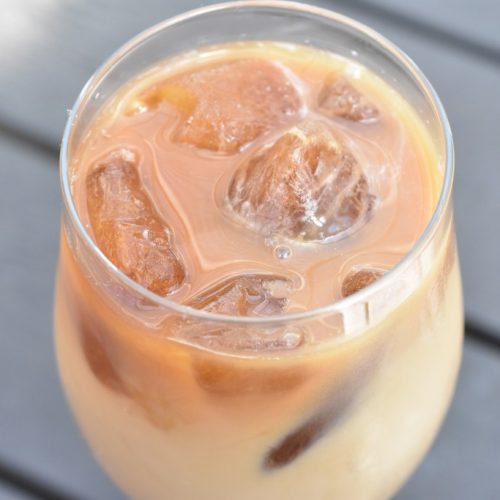 Iskaffe med kaffeisterninger - nem og billig