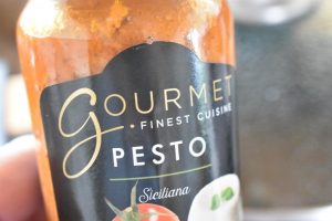 Pesto pasta med tomater - nem lækker opskrift