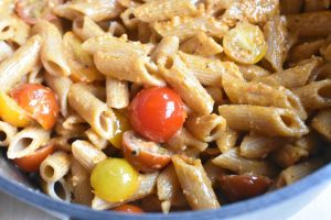 Pesto pasta med tomater - nem lækker opskrift