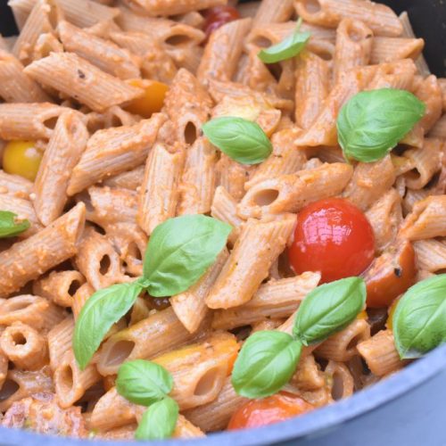Pesto pasta med tomater - nem lækker opskrift