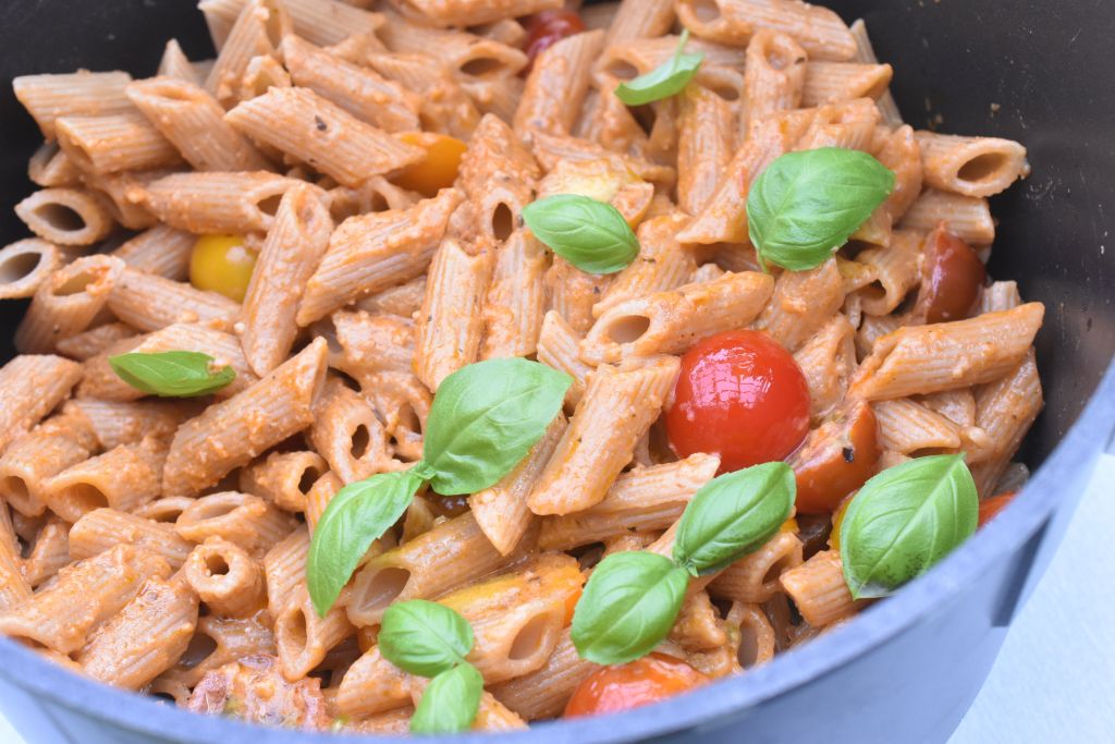 Pesto pasta med tomater - nem lækker opskrift
