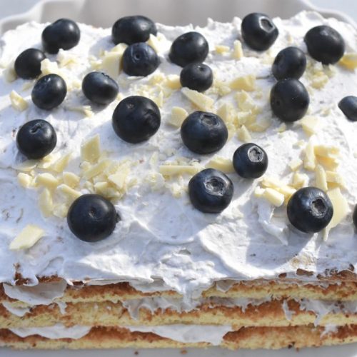 Lagkage med rabarber flødeskum og kokos