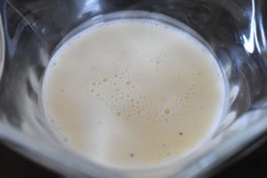 Koldskåls panna cotta med rabarber - opskrift