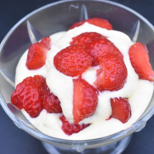 Jordbær med råcreme - nem dessert opskrift