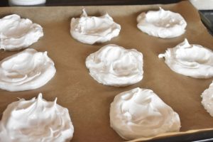 DSC_0450 • nogetiovnen.dk Marengs fuglereder med flødeskum & jordbær