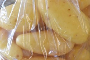 Nye danske kartofler med persille - kogetid 