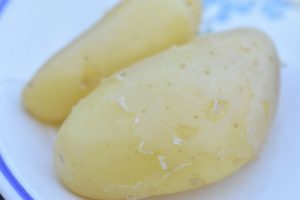 Nye danske kartofler med persille - kogetid 