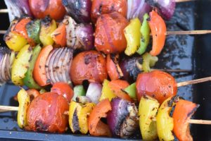 Grøntsagsspyd på grill - lækre vegetar grillspyd