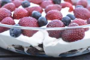 Flødebollekage - nem lækker sommerdessert 