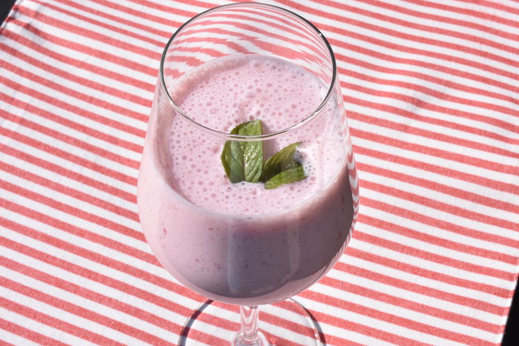 Jordbær smoothie - nem opskrift med yoghurt