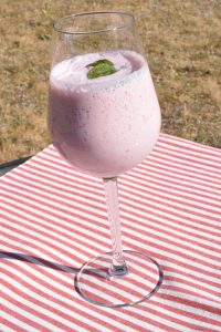 Jordbær smoothie - nem opskrift med yoghurt