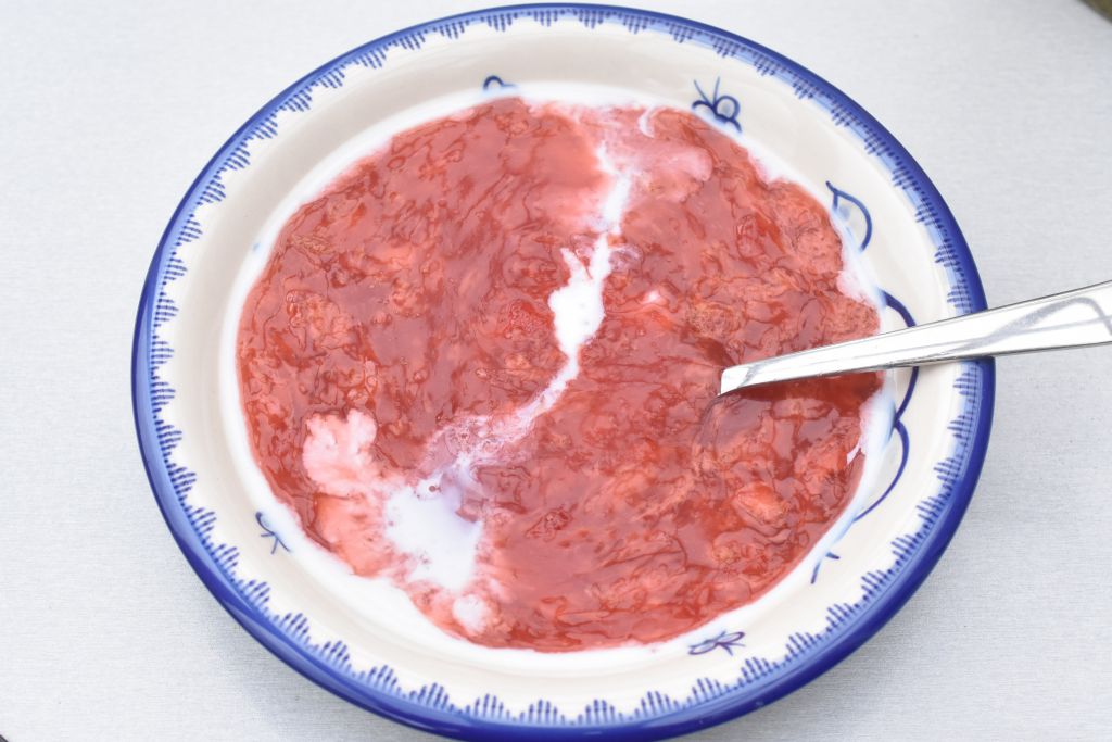 Jordbærgrød - opskrift på hjemmelavet rødgrød