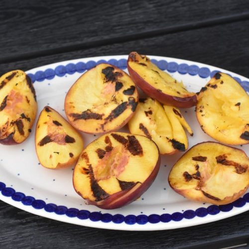 Nektariner på grill - til dessert eller salat