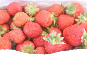 Amerikansk lagkage med frugt - i bradepande