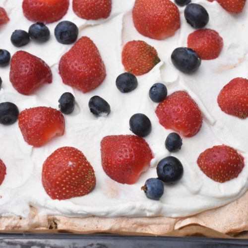 Amerikansk lagkage med frugt – i bradepande