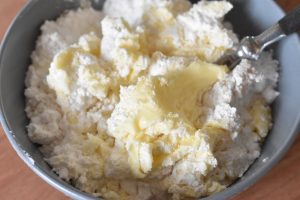 Havregrynskager med smørcreme nem opskrift