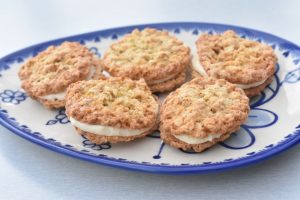 Havregrynskager med smørcreme nem opskrift 