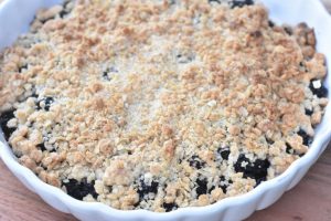 Brombærcrumble - nem kage med brombær 