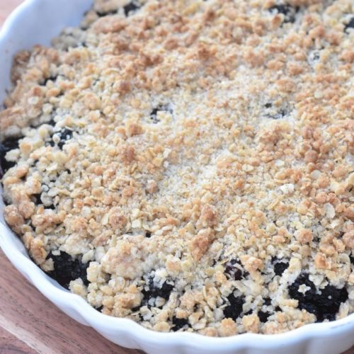 Brombærcrumble - nem kage med brombær