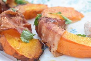 Græskar i ovn med bacon - bagt hokkaido græskar