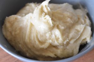 Smørcreme - opskrift på frosting med vanilje