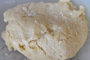 Hasselnøddekage - nem lækker nøddetærte