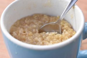 Pærecrumble i kop - nem kage i mikroovn