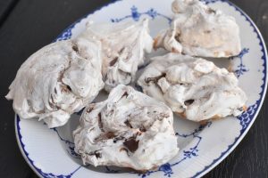Marengs - store marengskys med chokolade 