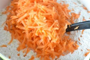 Gulerodsbrød med solsikkekerner & havregryn