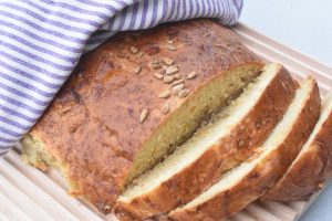 Gulerodsbrød med solsikkekerner & havregryn