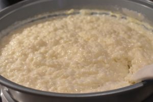 Risengrød i slow cooker - der ikke brænder på