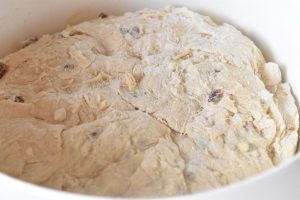 Rosinboller - bløde, luftige boller med rosiner