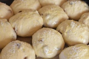 Rosinboller - bløde luftige boller med rosiner