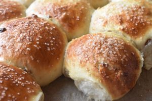 Rosinboller - bløde luftige boller med rosiner