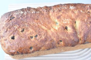 Rosinbrød - opskrift på sødt brød med rosiner