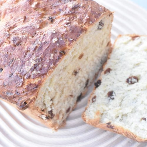 Rosinbrød - opskrift på sødt brød med rosiner