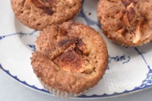 Æble muffins med kanel - saftige æblemuffins