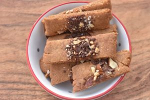 Nemme småkager med brunet smør & chokolade