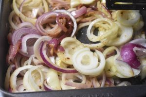 Hakkebøffer i ovn med brun sovs og champignon
