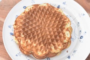 Vafler opskrift - sprøde søde hjertevafler