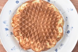 Vafler opskrift - sprøde søde hjertevafler