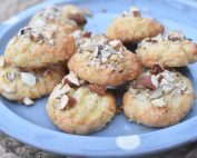 Serinakager - nemme gaffelkager med mandler