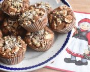 Julemuffins med marcipan, kanel og nødder