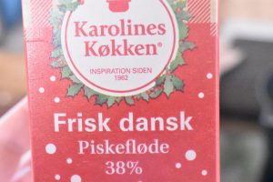 Jule panna cotta med vanilje & kirsebær gele