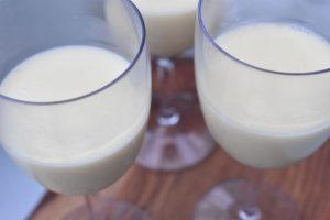 Jule panna cotta med kirsebær gelé