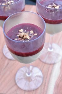 Jule panna cotta med vanilje & kirsebær gele